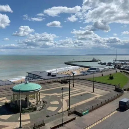 Beach View Apartment - Top Floor Sea View Ramsgate Exterior photo